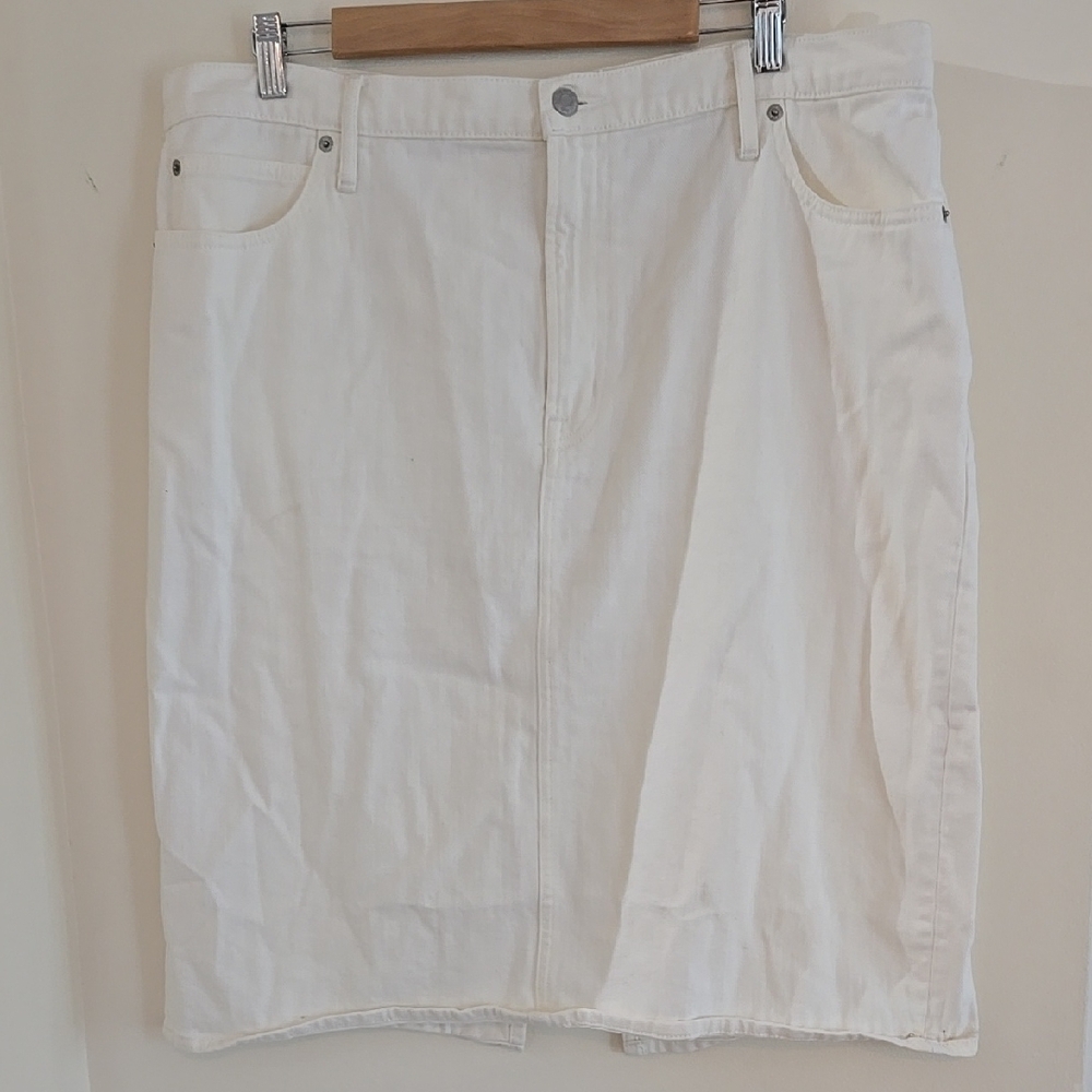 GAP Cream Pencil Skirt Knee-Length Resort Wear